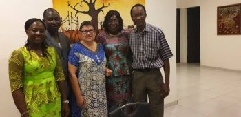 Chantal entourée de Madame la ministre de la Santé, Mme Sorgho ainsi que notre équipe de Ouaga (Madeleine, Théodore et  Alexis)