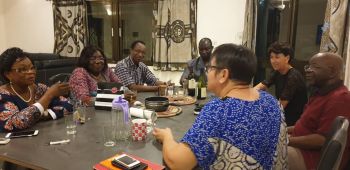 Repas avec madame la Ministre de la Santé, Mme Claudine Sorgho et notre équipe au Burkina.